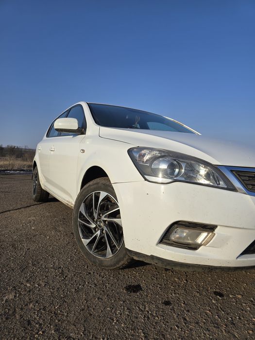 Продам Kia ceed 2010