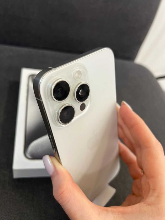 iPhone 15 Pro Max 256Gb Black Titan Neverlock и White Ideal Европа 3шт