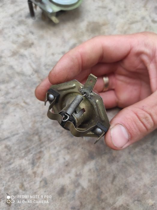 Oprawa żarówki Romet ogar motorynka komar kadet że sprężynka 11.100