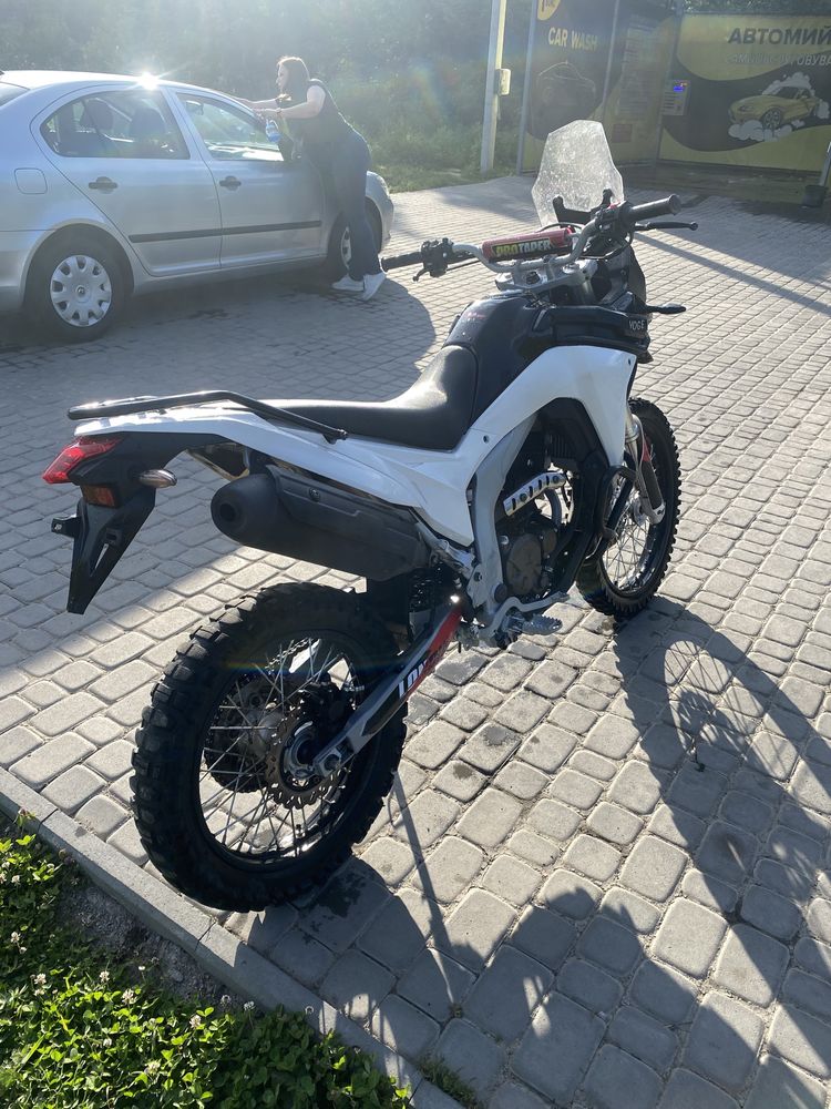 Мотоцикл Loncin voge 300