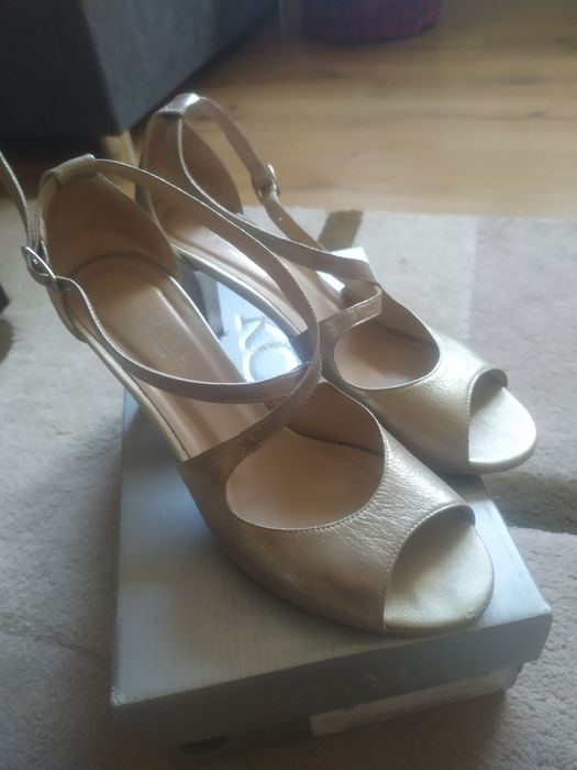 Buty ślubne sandały