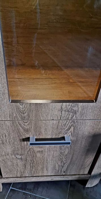 Witryna podświetlana Kolekcja AMARANT - MEBLE GOŁĄB (dąb lefaks)