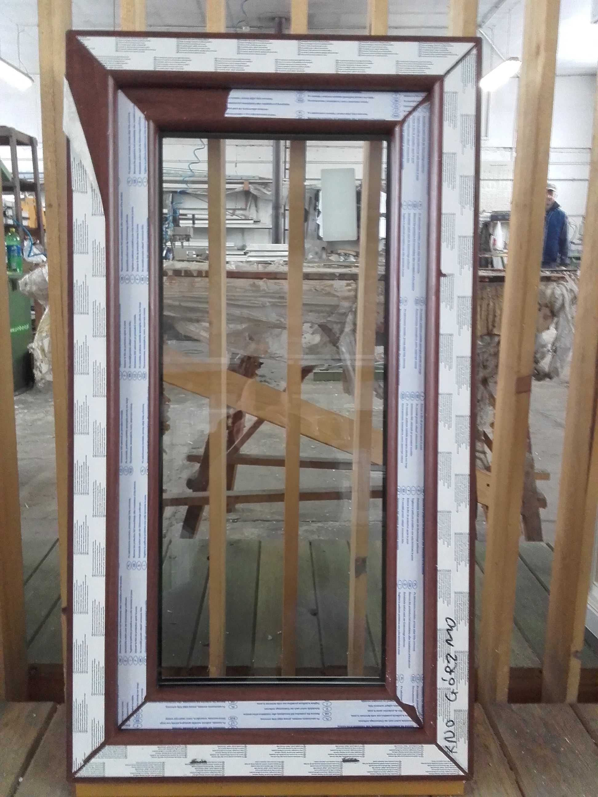 Okna PCV 1500 x 1300 R+RU zewnątrz orzech