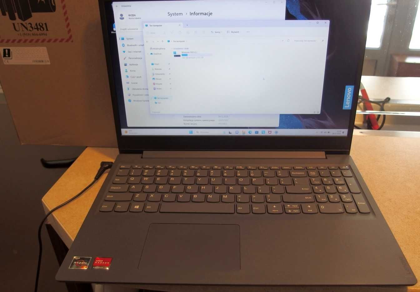 Laptop Lenovo V15 AMD R3 8GB SSD256 Win11PL