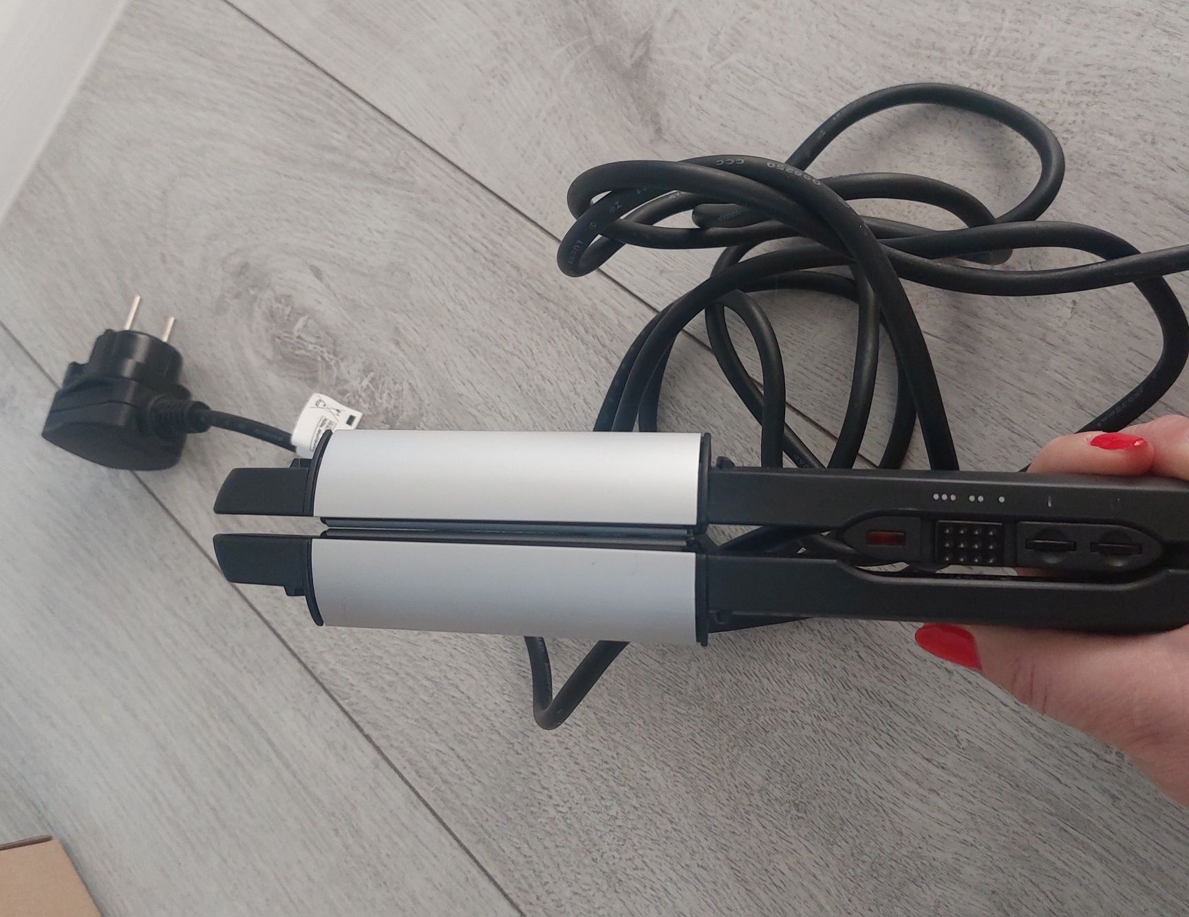 Prostownica prostownico-falownica Babyliss
