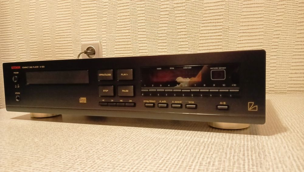 Odtwarzacz CD Luxman D-322
