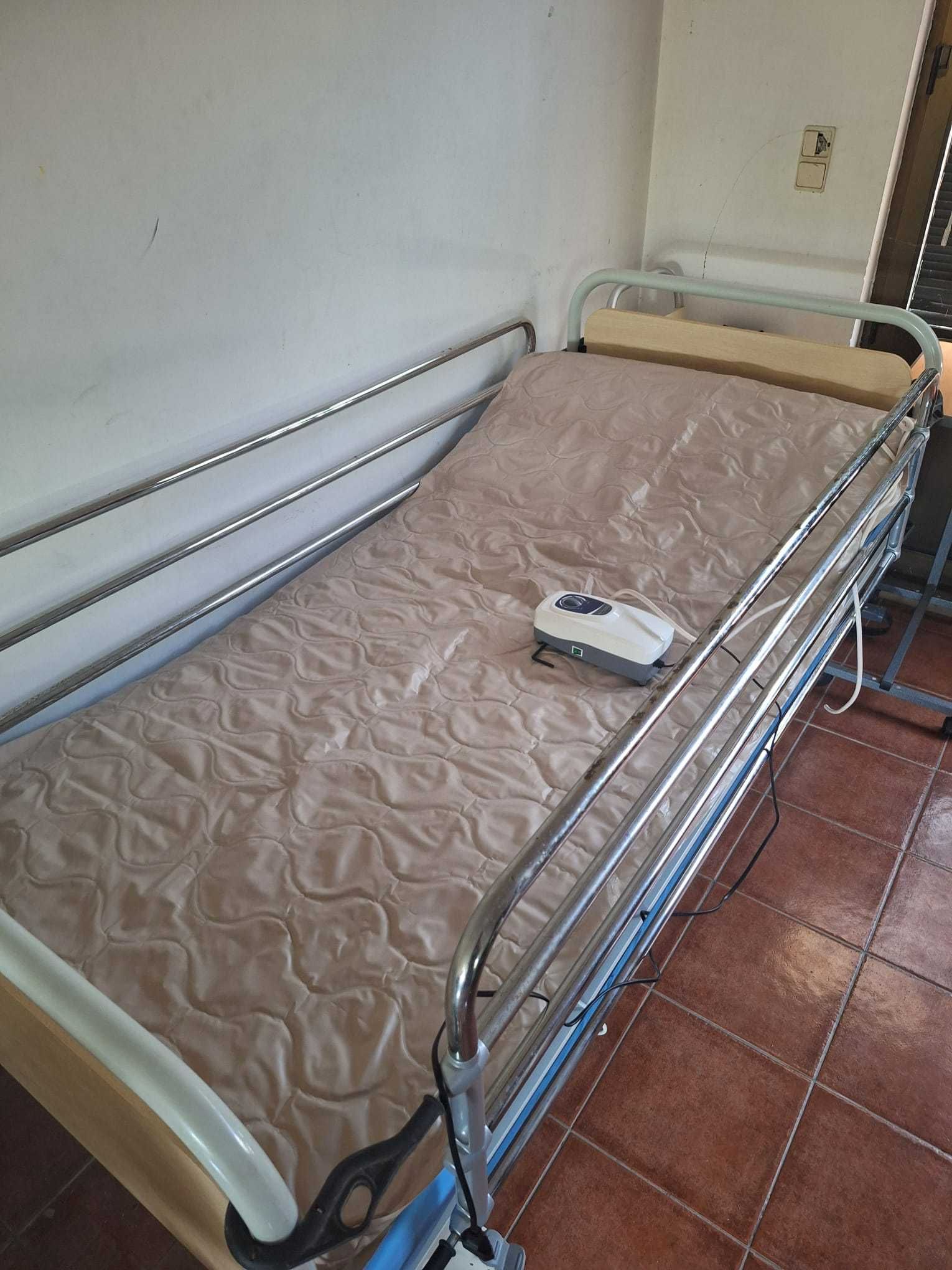 Cama articulada elétrica com colchão antiescaras