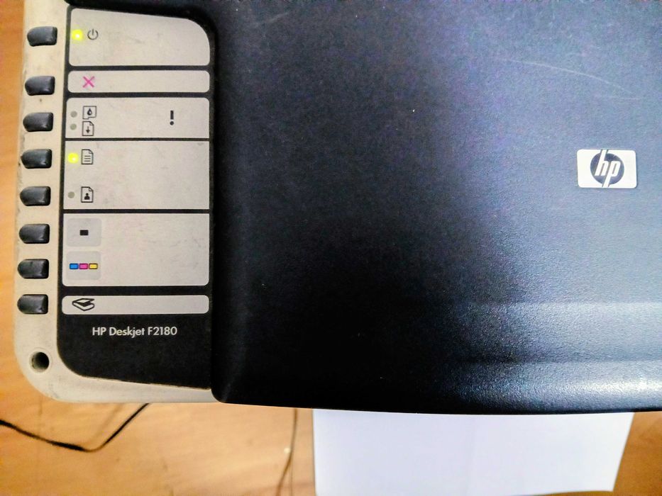 Impressora Multifunções HP Deskjet F2180 c/tinteiros e a funcionar bem