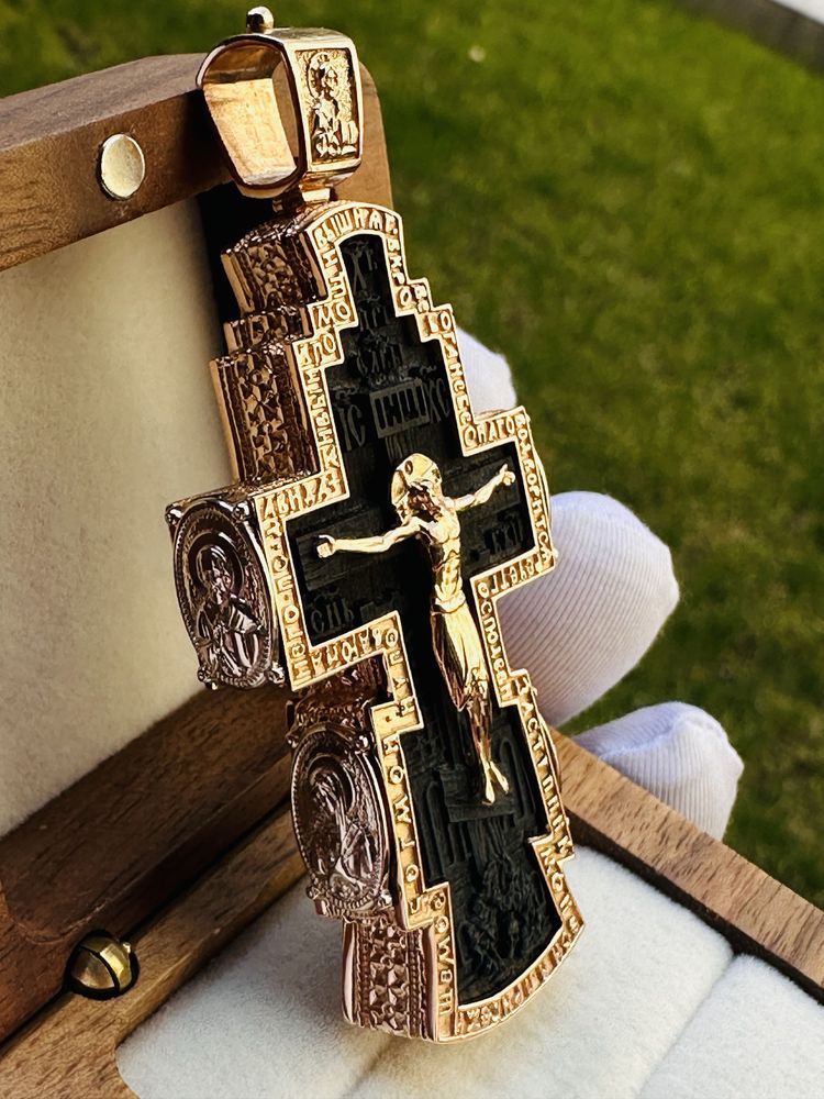 Золотой крест с эбеном