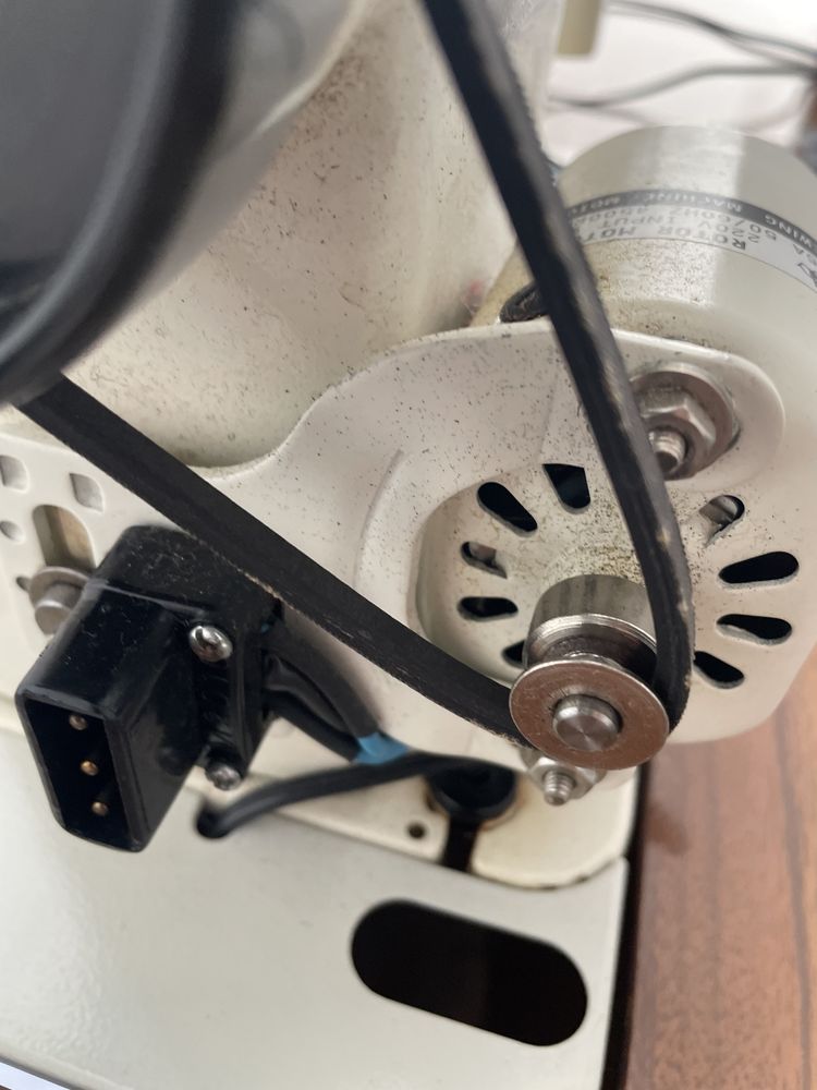 Maquina de Costura PFAFF 210 - Com Movel - Sem Avarias - Vintage