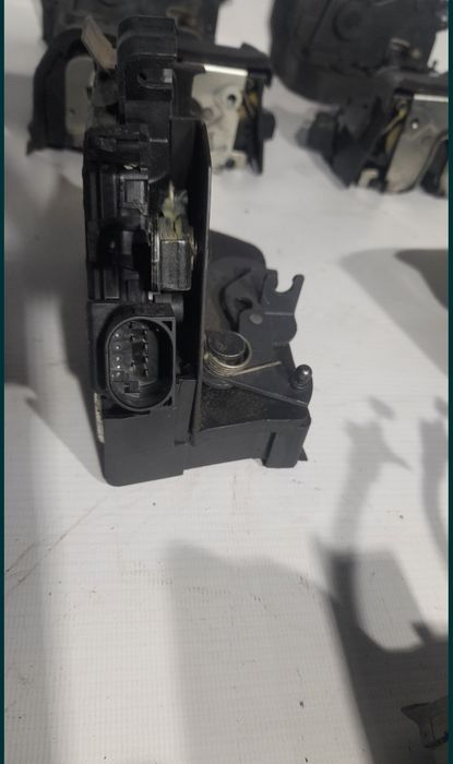 Замок дверей BMW X5 E53 Замок дверний бмв х5 запчастини шрот