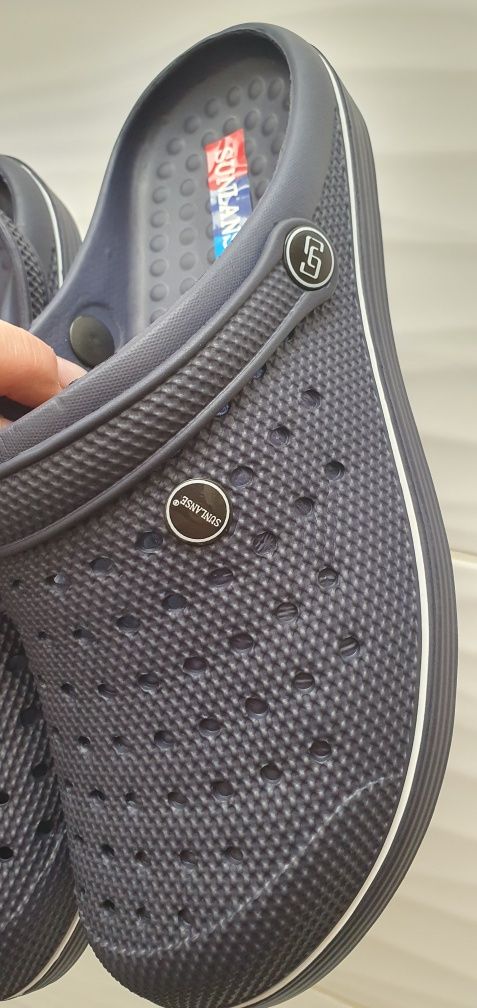 Klapki laczki 41 krokodylki a'la crocs granatowe z dziurkami na codzie