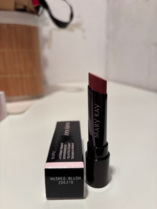 Wyjątkowo Nawilżająca Szminka Supreme Hushed Blush