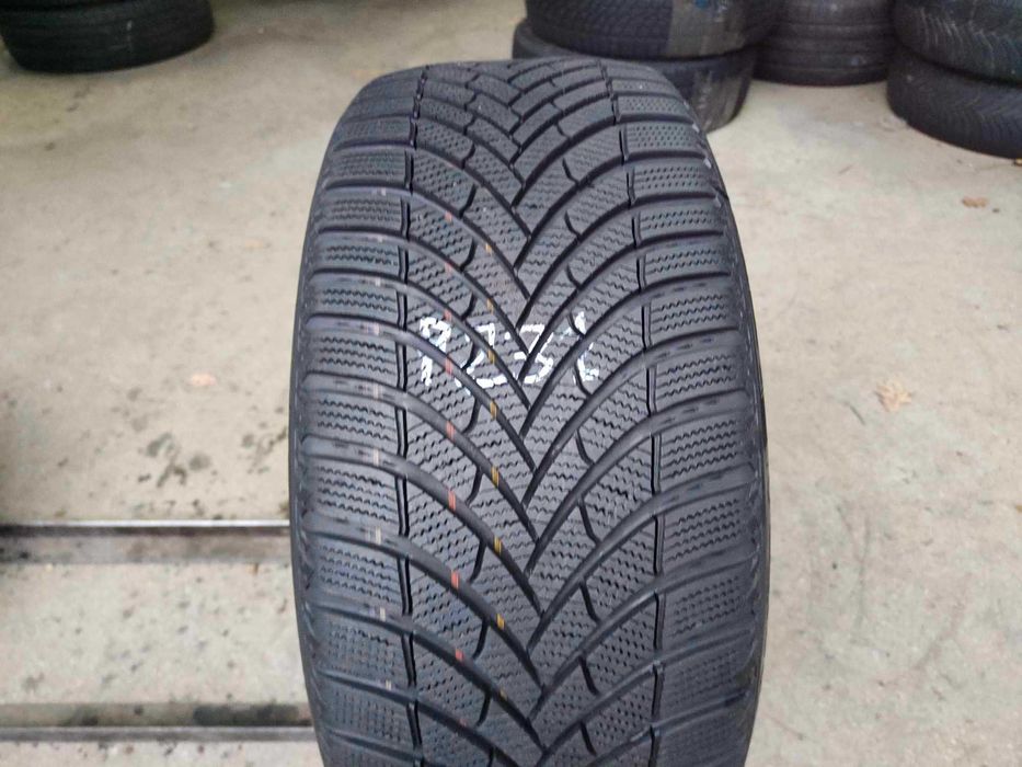 1x 235/45r17 Semperit Speed- grip 5 97v XL 22r 8,5mm p231