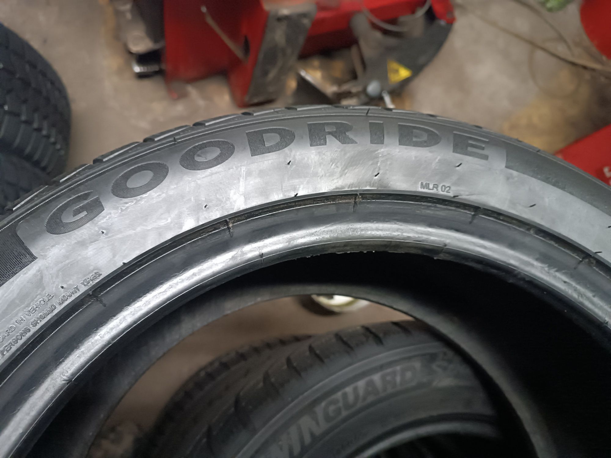 Sprzedam bardzo ładne Opony 245/45 r17