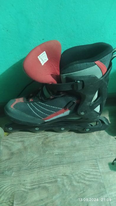 Продам ролики в доброму стані