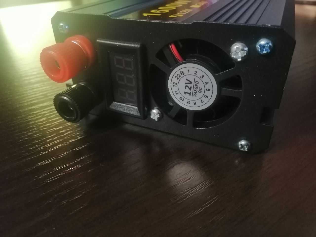Конвертер, инвертор автомобильный универсальный 12/220V 1600W
