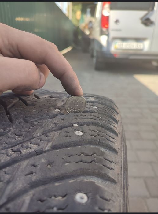 Продам комплект гуми з дисками 195/65/15