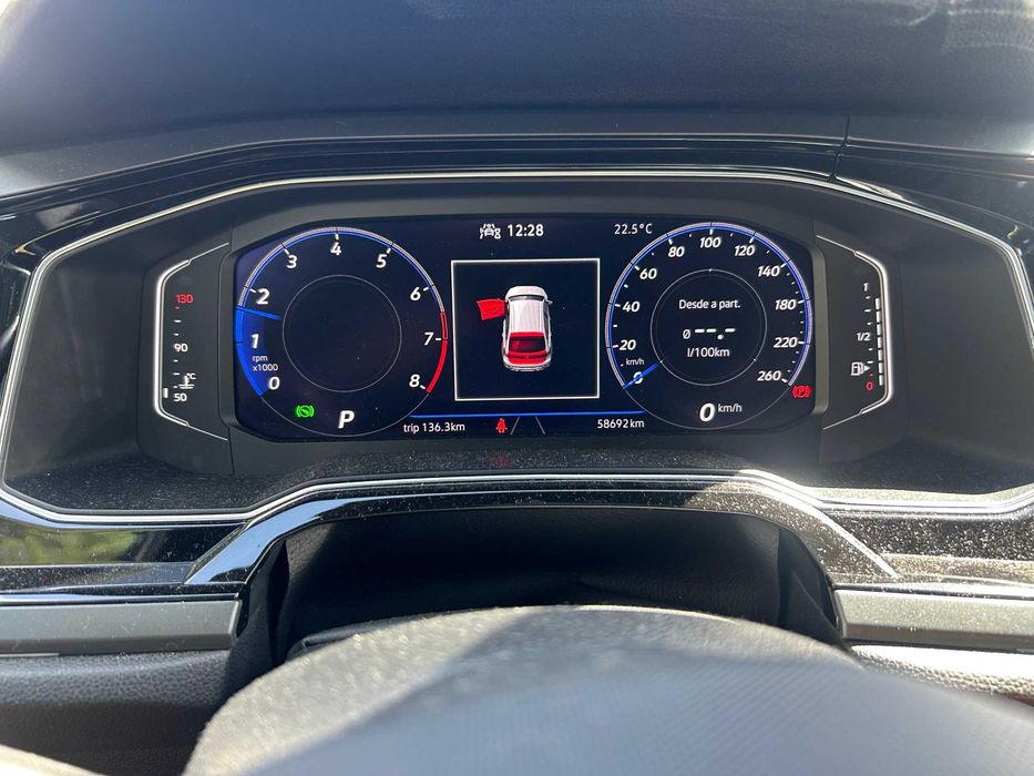 VW Taigo TOP, como novo, com tecto de abrir e muitos diferenciais.