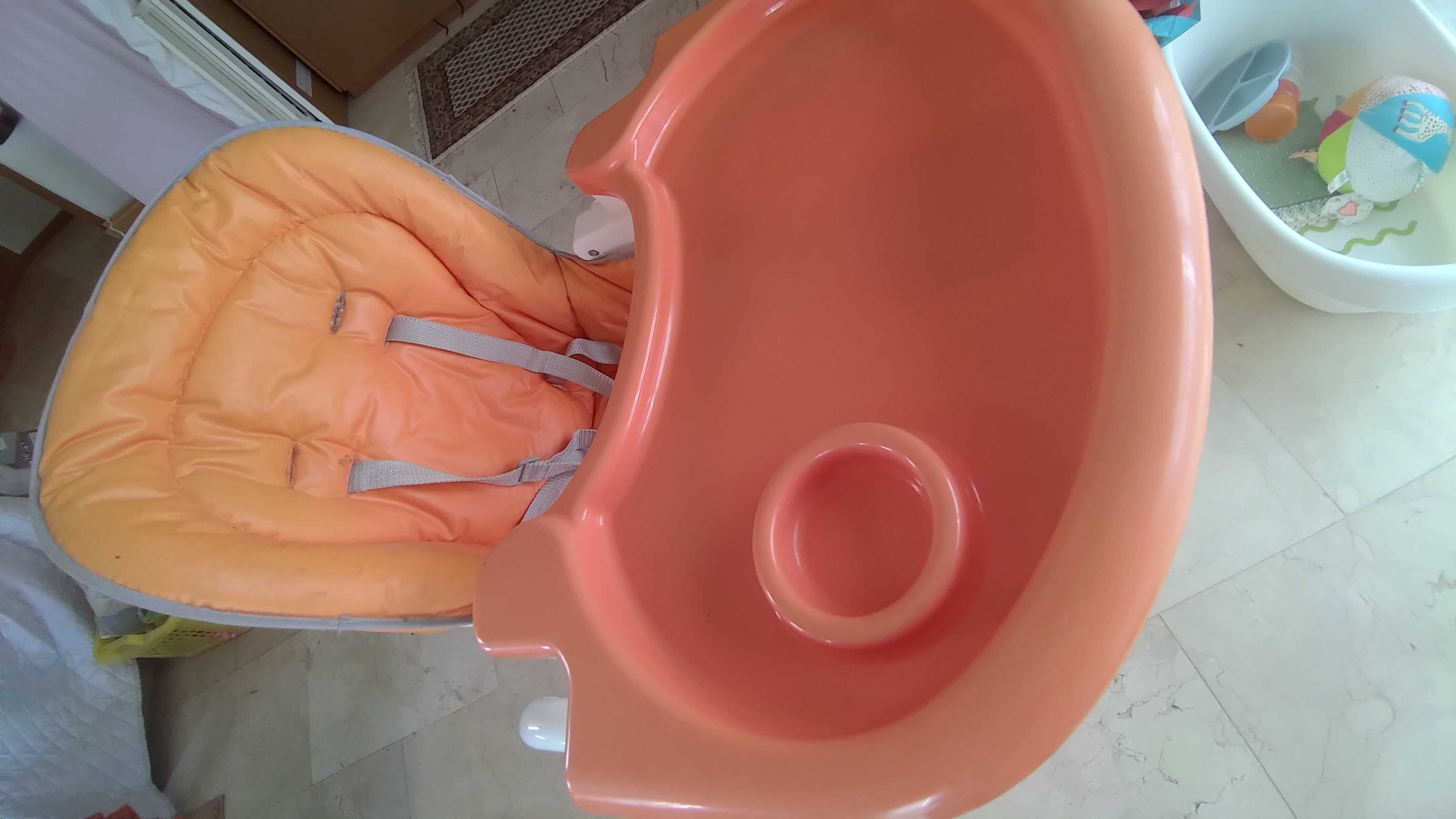 QUALITY Cadeirinha de refeicão de bebé em exelente estado
