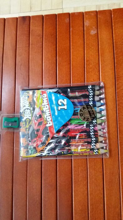 Kredki 12 kolorów Bambino w oprawie drewnianej