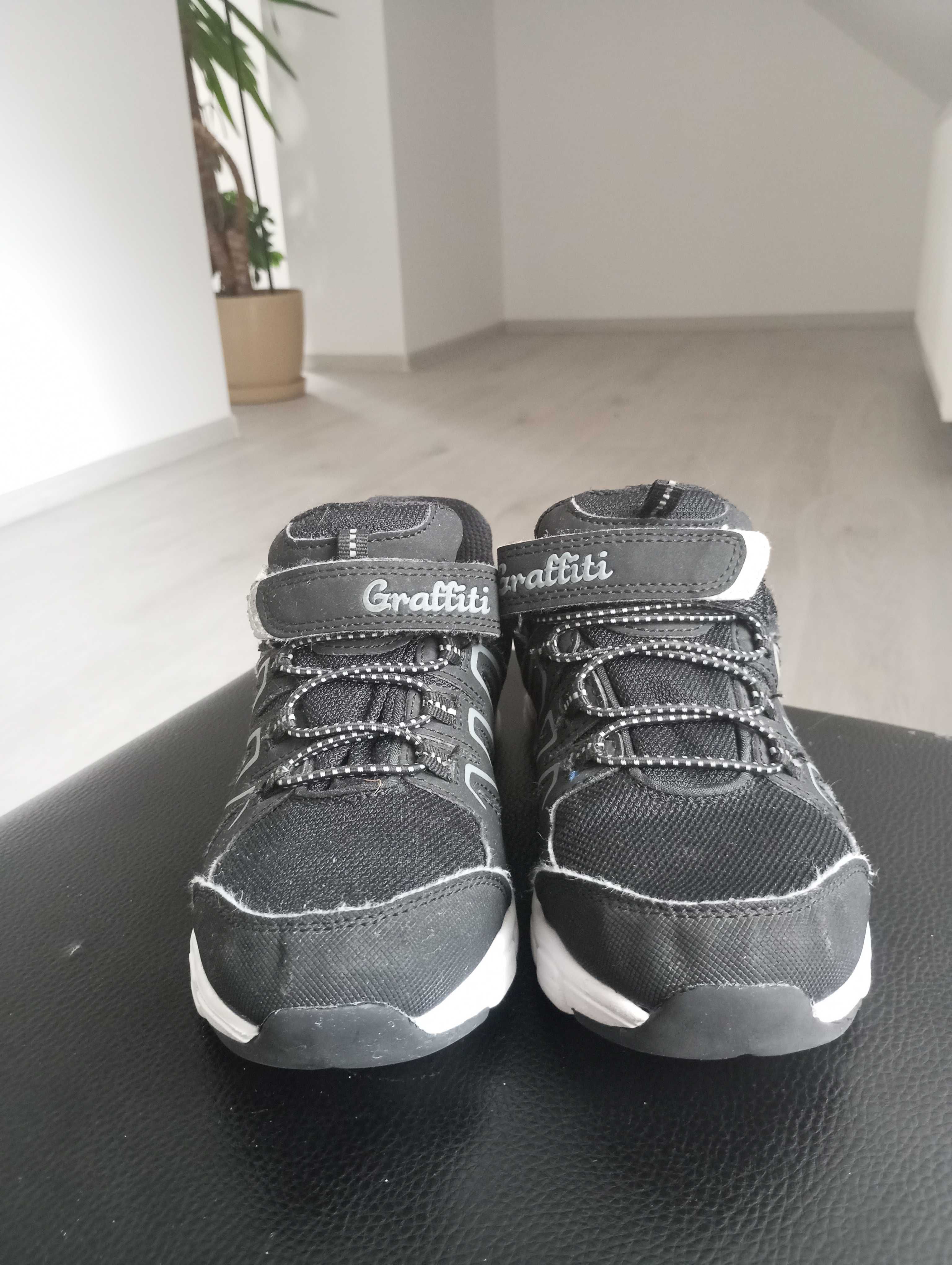 Buty sportowe adidasy chłopięce Graffiti R. 34 stan BDB
