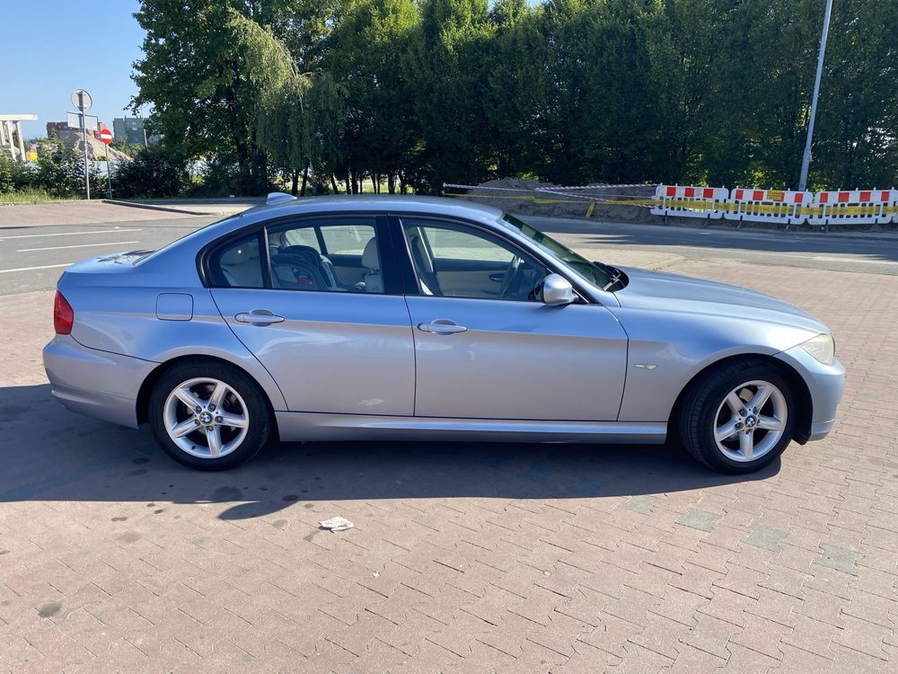 Продам BMW 318D E90