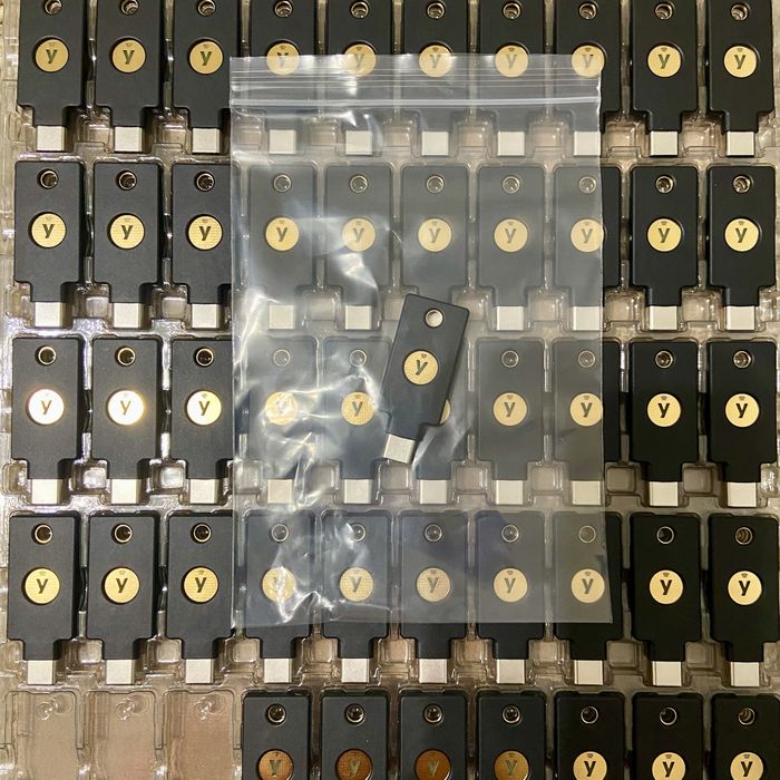 Ключ безпеки YubiKey 5C NFC прошивка 5.7.4 USB type C