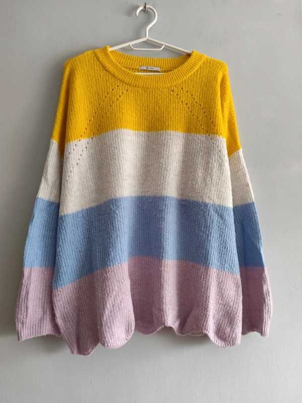 Piękny kolorowy sweter w paski tu plus size