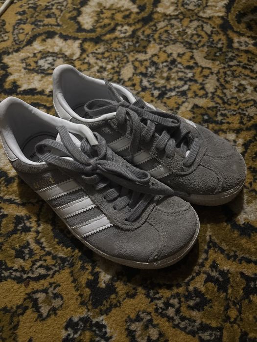 Дитяче взуття кросівки