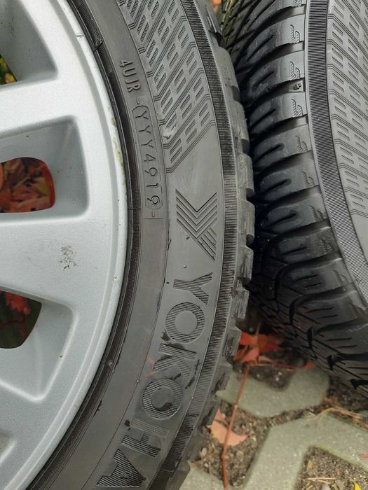 Felgi alu 17 z oponami 225/50/17 wielosezonowe.