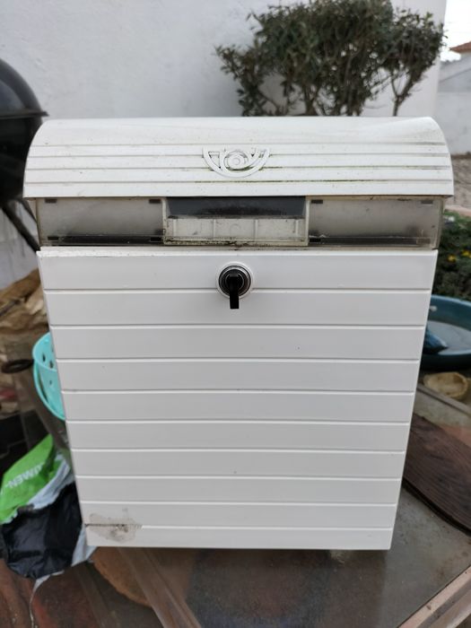 Caixa correio exterior usada