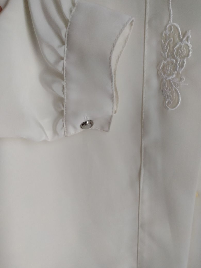 Camisa branca bordada