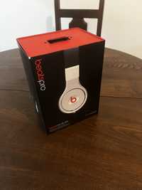 Beats  pro. Com mt pouco uso