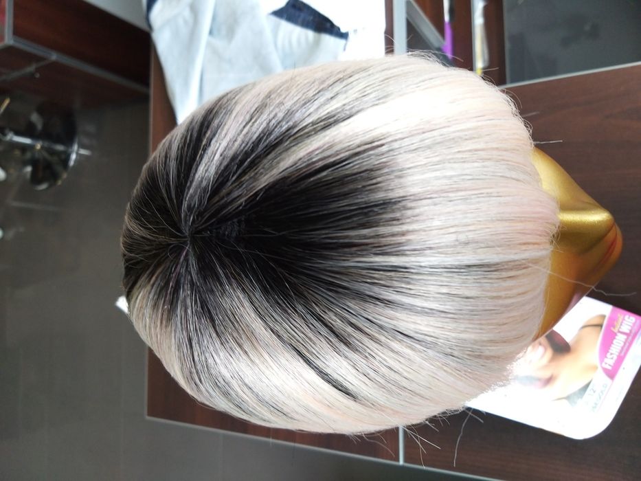 Peruka Hit !sztuczna blond różowa proste grzywka Sensationnel Talia