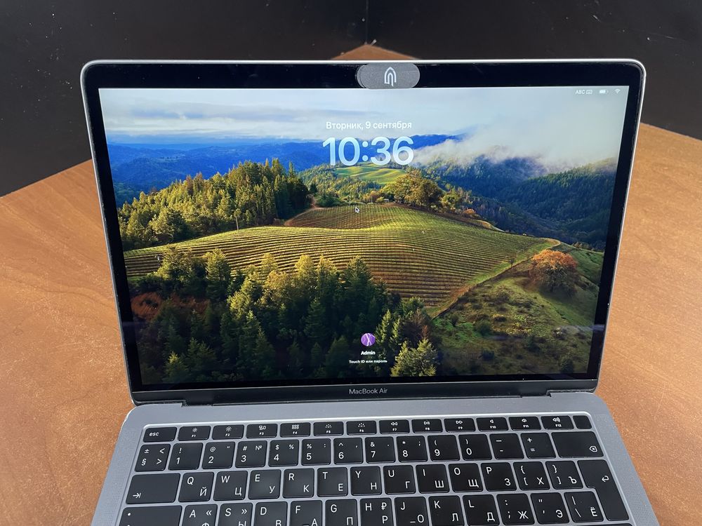 MacBook Air 13.3" A1932 рабочий, без блокировок