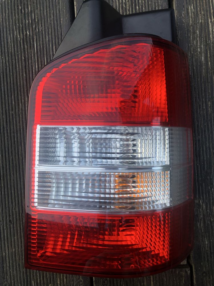 Lampa samochodowa prawa, tylna VW T5 2007 multivan