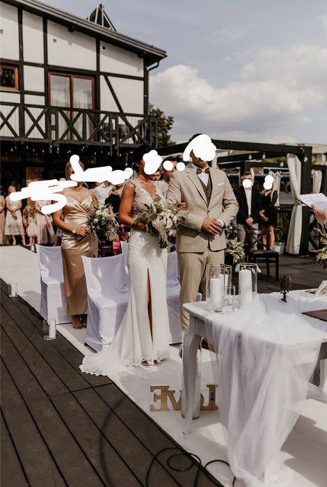 Suknia ślubna syrenka/rybka z piórami, tren r.34-36