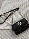 Czarna torebka damska Guess