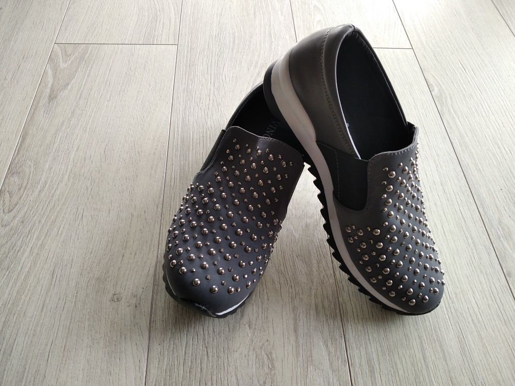 Nowe nieużywane buty sportowe 37 wkladka 23,5 cm