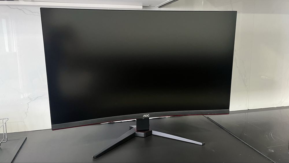 Monitor AOC 27’ Curvo