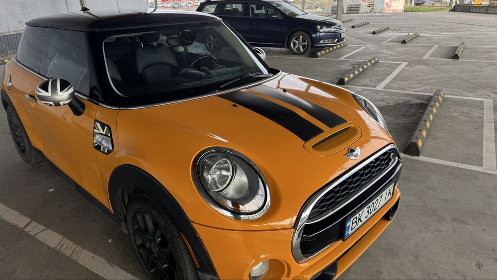 Автомобіль mini cooper s 2014