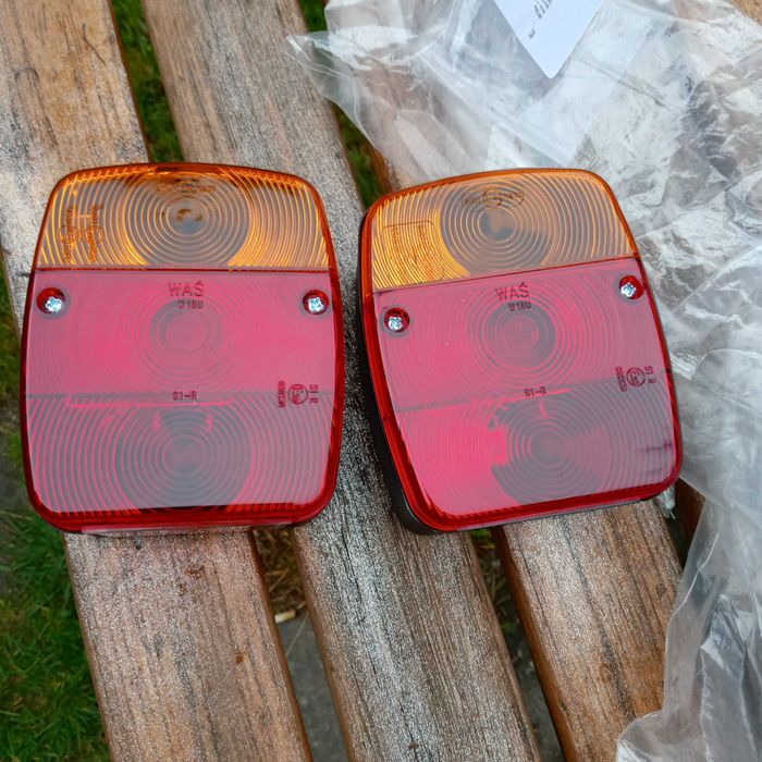 Lampa tylna zespolona do przyczepki lawety