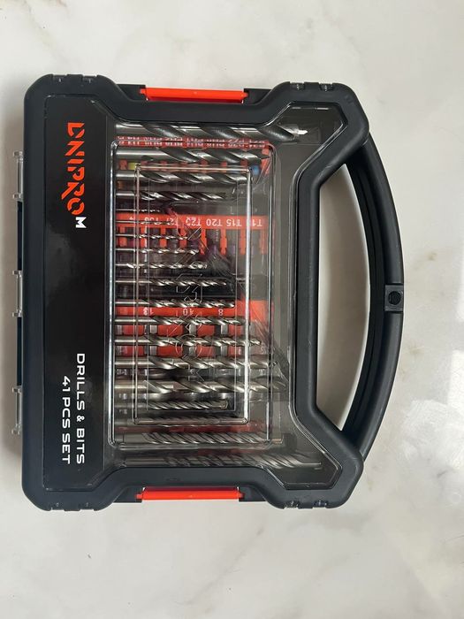 Набір свердл і біт фірми Dnipro-M ( 41шт)