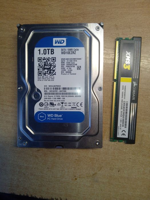Накопичувач жорсткий диск WD 1.0 TB+Модуль памяти Corsair XMS - 3 DDR