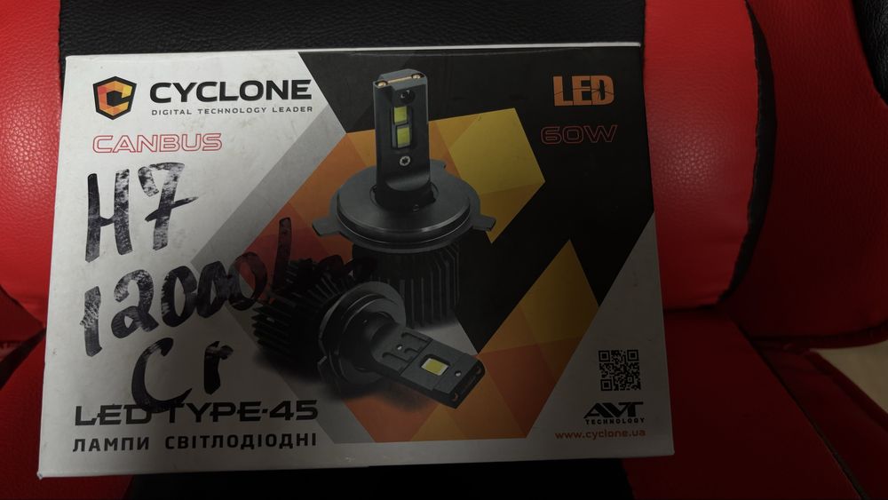 Продаю б/у світлодіодні лампи CYCLONE Led type 45 H7 в хорошуму стані!