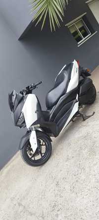 Vendo Yamaha XMAX 300