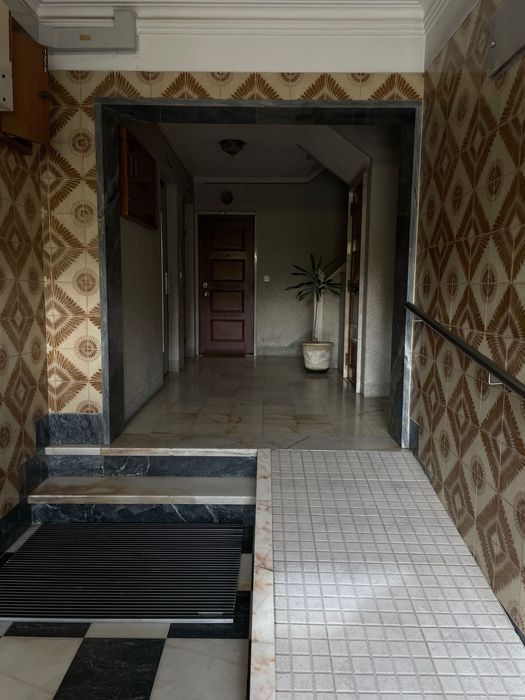 Apartamento T2   com grande luminosidade natural e varandas e elevador
