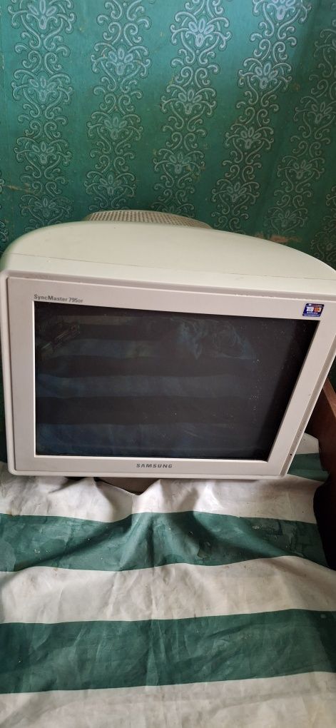 Монитор Samsung SyncMaster 795DF.