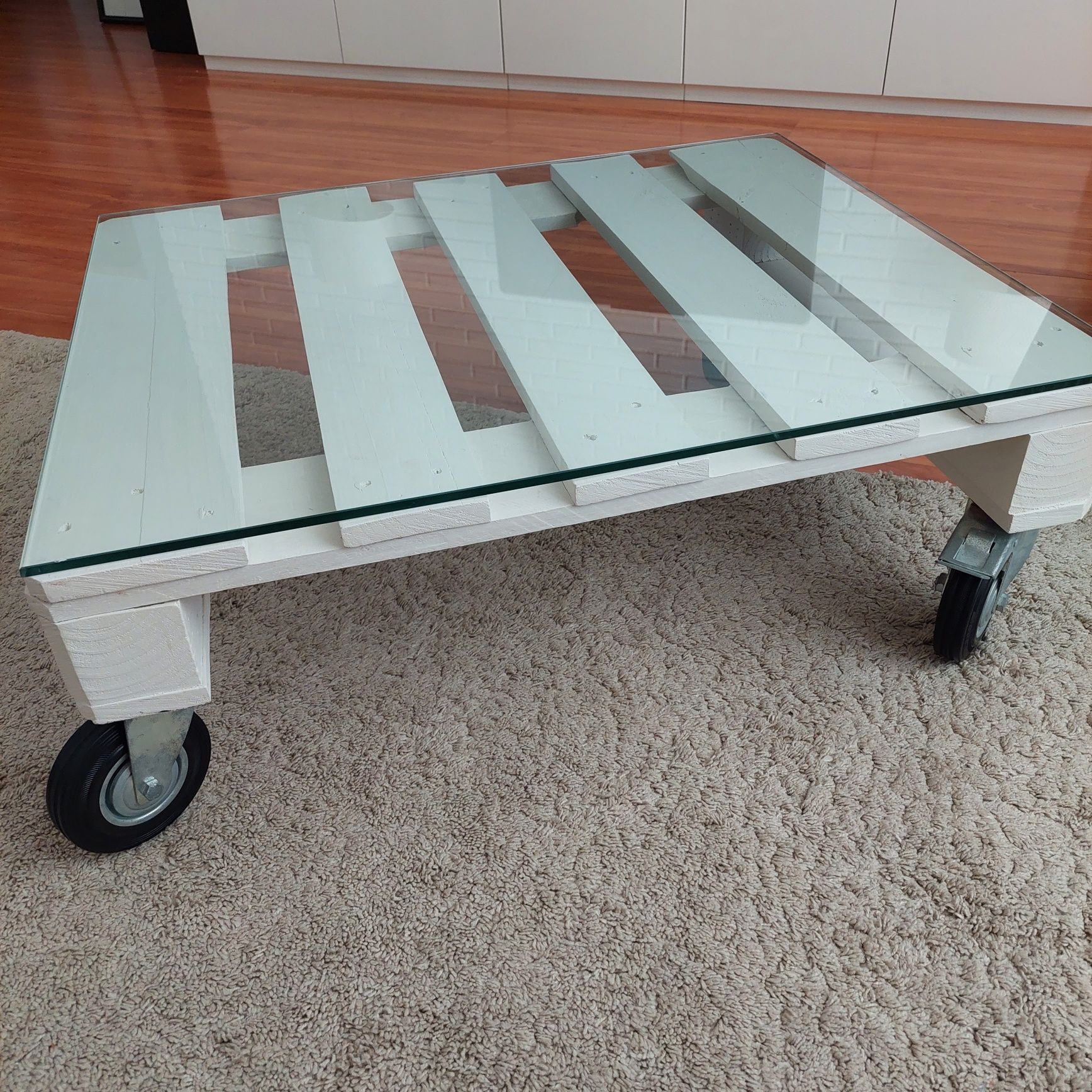 Mesa de centro com vidro